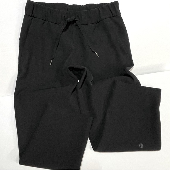 Lululemon Black On The Fly 7/8 Cropped Drawstring Elastic Waist Pockets Pants 6 - Picture 6 of 14